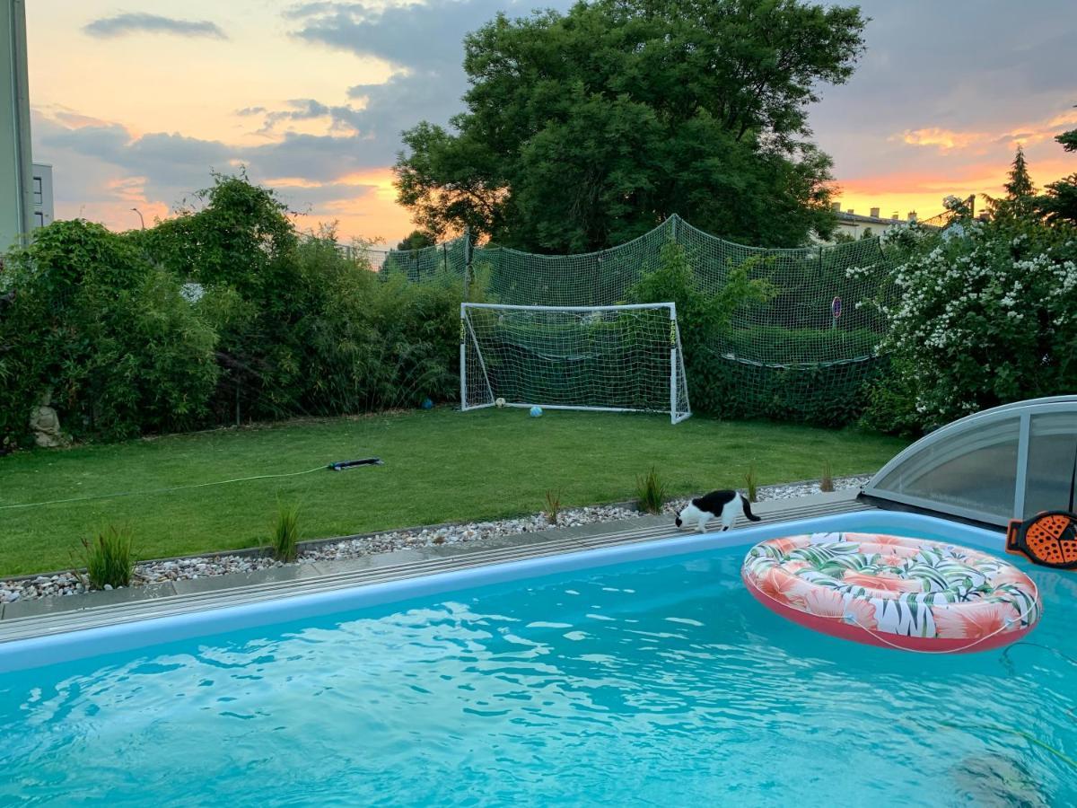 Pool & Lake Holiday Home Markkleeberg Bagian luar foto