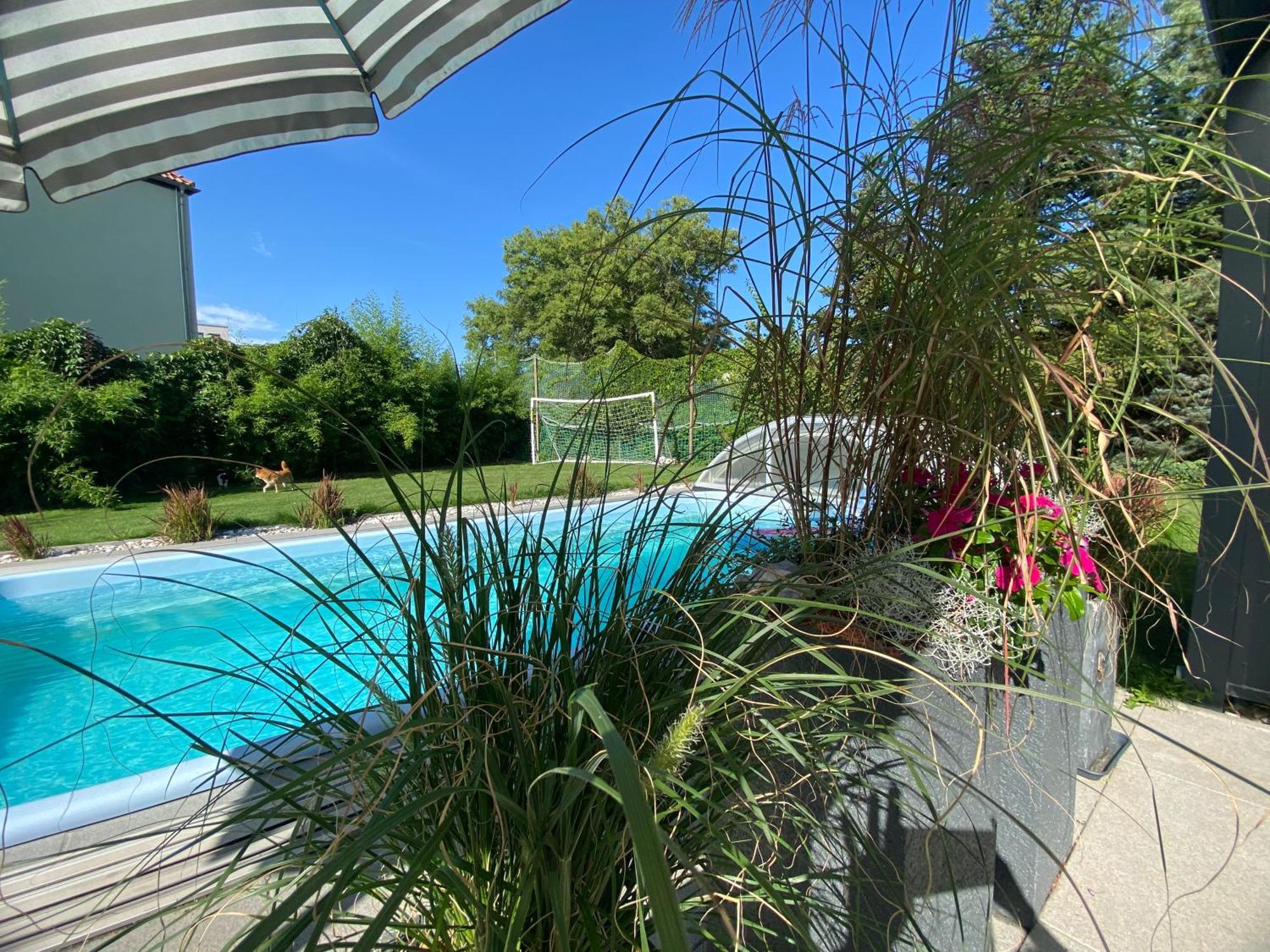 Pool & Lake Holiday Home Markkleeberg Bagian luar foto
